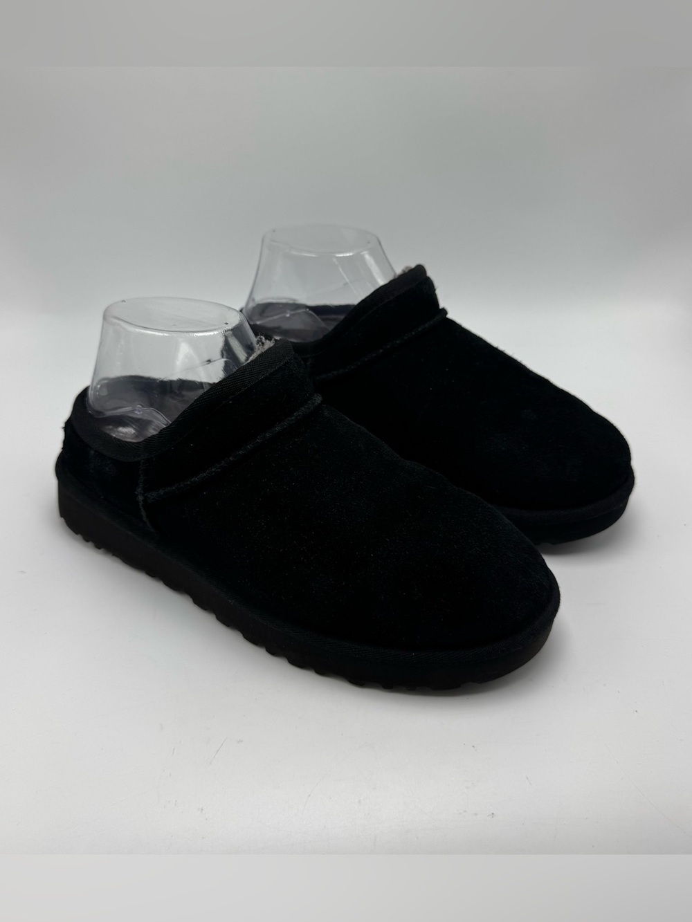 UGG Classic Slipper Black Suede Shearling Lined Clogs Women’s Size 7 Cozy Fall